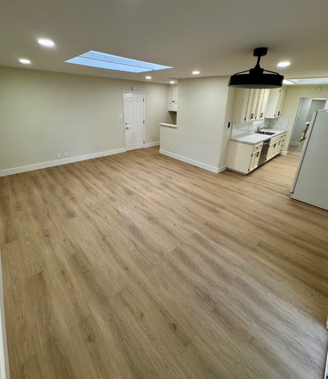 Foto del edificio - 1543 Willowbrook Dr