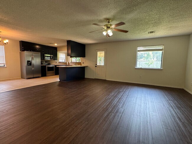 Foto del edificio - 4718 SE 47th-COMING SOON!