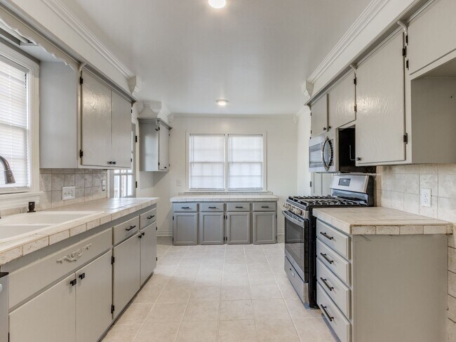 Foto del edificio - 3 Bedroom Rental in the Village!!