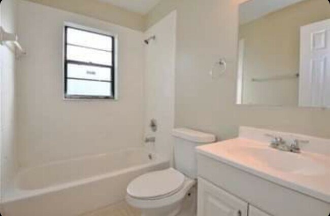 Building Photo - 8431 SW 129th Ave