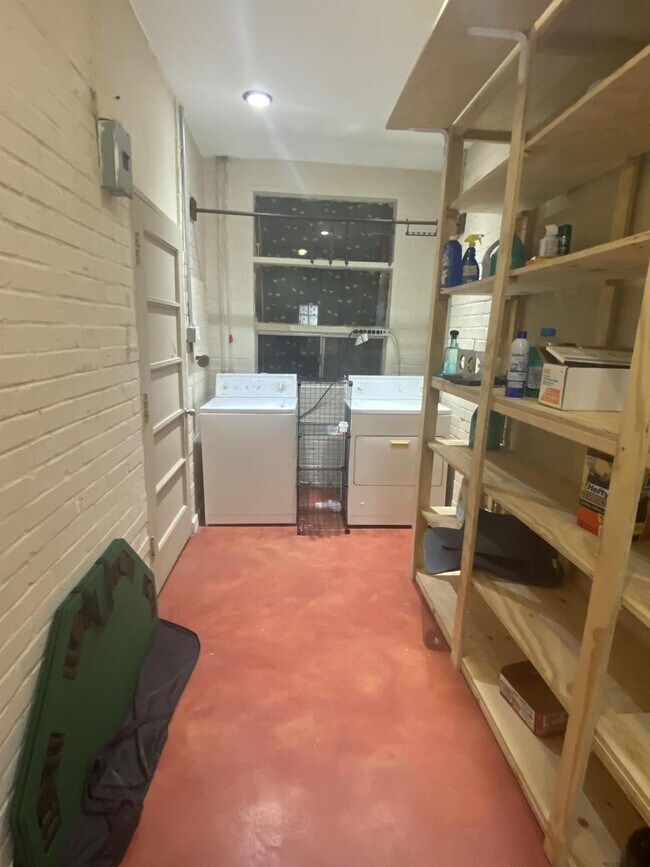 Foto del edificio - 2908 E 18th St