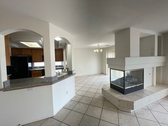 Building Photo - 9751 Ocotillo Falls Ave
