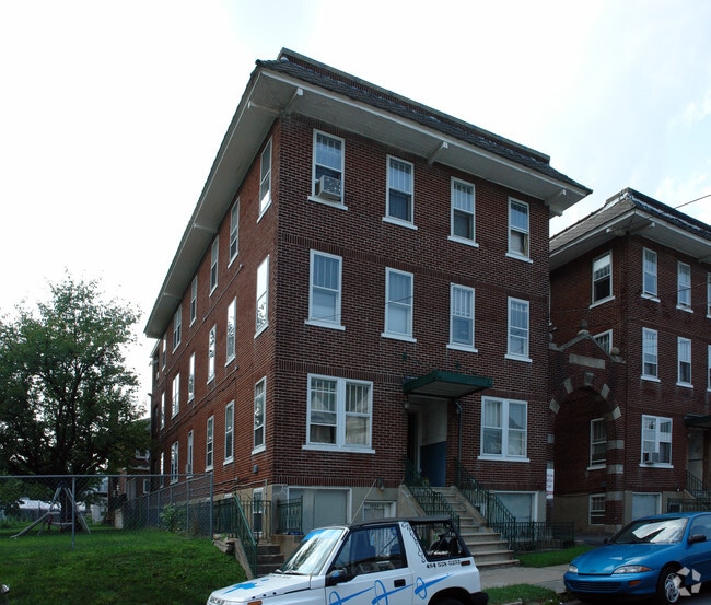 Building Photo - 1018A S Hall St