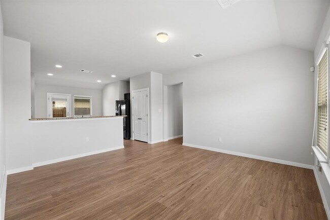 Building Photo - 13024 Tinker St