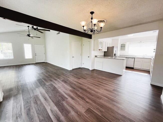 Foto del edificio - Turnkey 3-Bedroom Home with Modern Upgrade...