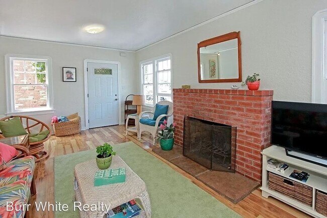 Foto del edificio - Winter lease available NOW! Furnished 3 Be...