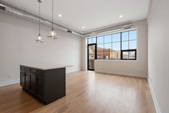 Foto del edificio - 4405 N Artesian Ave