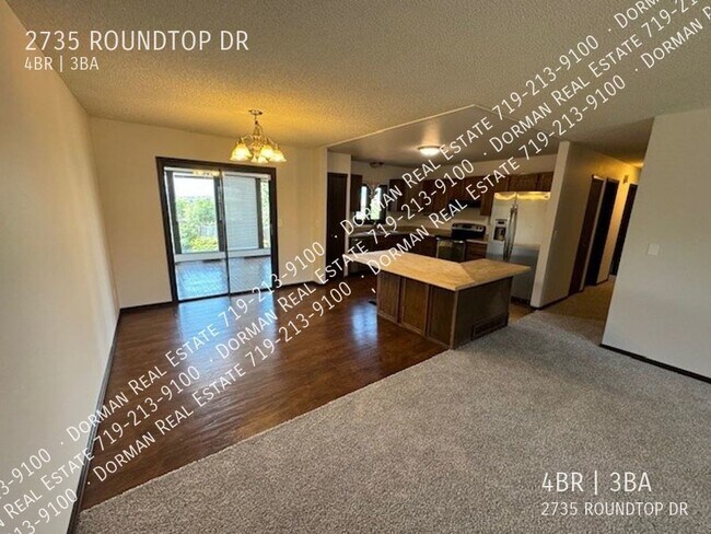 Building Photo - Amazing 4 Bedroom Home With Great Mountain...