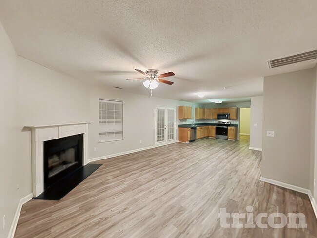 Building Photo - 410 Fox Trot Dr