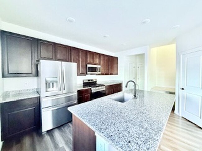 Building Photo - MODERN TWO STORY 3 BED/2.5 BATH WITH FENCE...