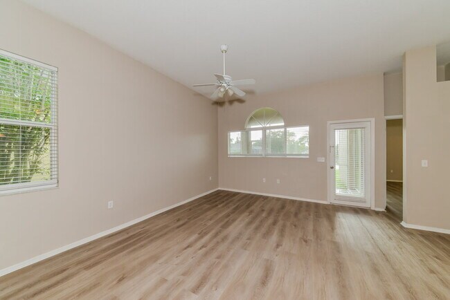 Building Photo - 6210 Blackberry Ln