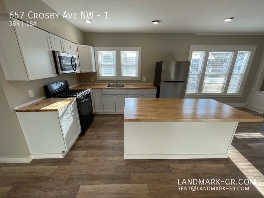 Primary Photo - AVAILABLE NOW! Lower 3 bed, 1 bath-Newly R...