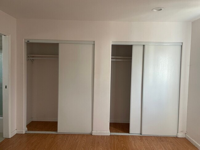 Foto del edificio - 1039 S Lake St