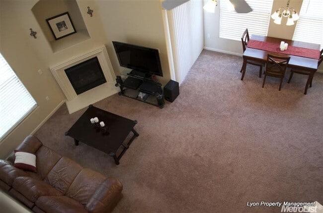 Building Photo - Cozy Condo nestled in Syrah at Natomas!
