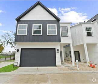 Building Photo - 4026 Northfield Ln