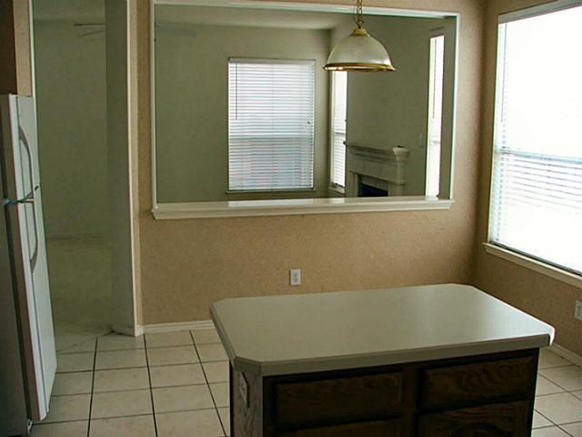 Building Photo - 537 Waterview Dr