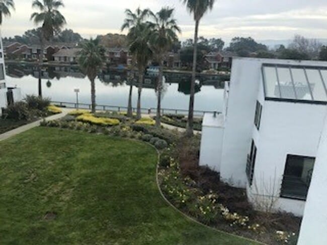 Foto del edificio - 912 Beach Park Blvd