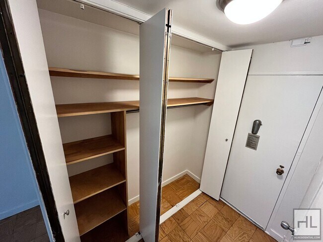 Foto del edificio - EAST 36 STREET