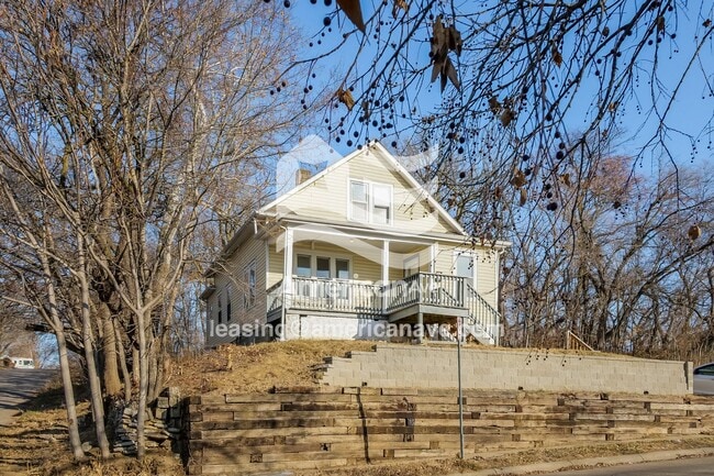 Building Photo - 4258 Laurel Ave