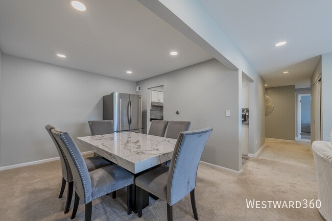 Building Photo - 5601 Carriage Way Dr