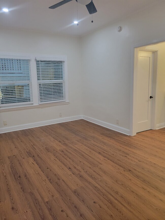 Foto del edificio - Sunfield Properties