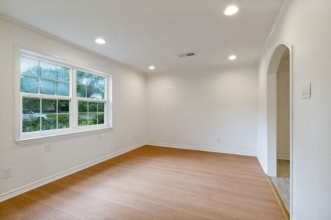 Photo - 1832 Wonderlight Ln (Dallas, TX) House