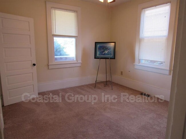 Building Photo - N-NR-1533 East Ocean View Ave - A