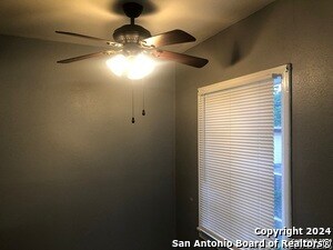 Foto del edificio - 215 Edna