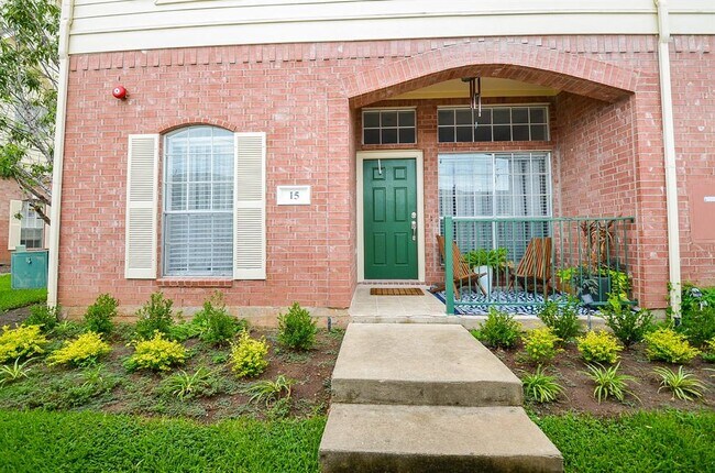 Foto del edificio - 2710 Grants Lake Blvd