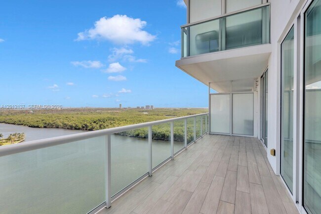 Building Photo - 400 Sunny Isles Blvd