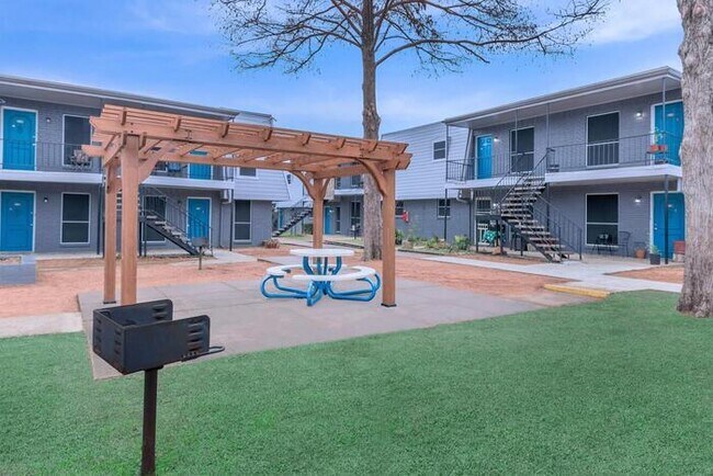 Foto del edificio - 2730 Fyke Rd