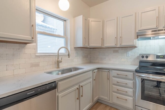 Foto del edificio - 3 Bedroom Single Family