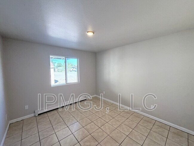 Foto del edificio - 3246.5 Downey Ct