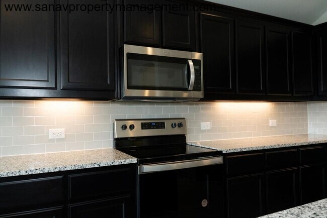 Foto del edificio - Beautiful Home With All Amenities Included! Tour it today-Fresh Start for the New Year—January Mo...