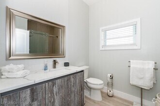 Building Photo - 10440 Yacht Basin Dr