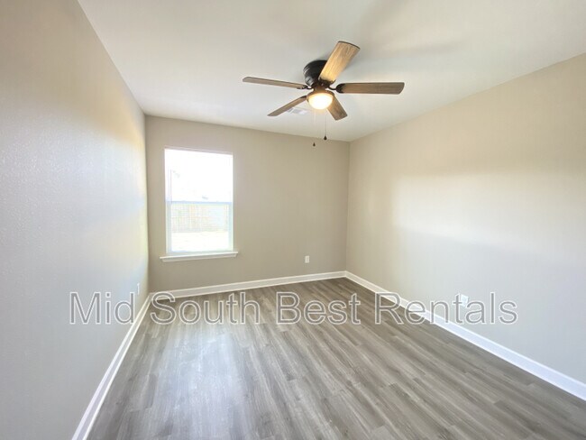 Foto del edificio - 627 Hill Rd