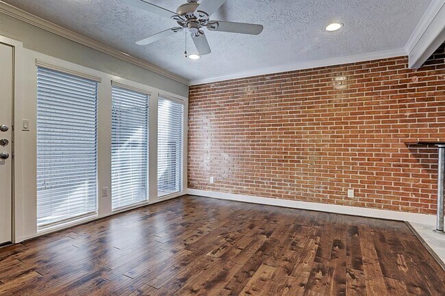Foto del edificio - 1501 Hyde Park Blvd