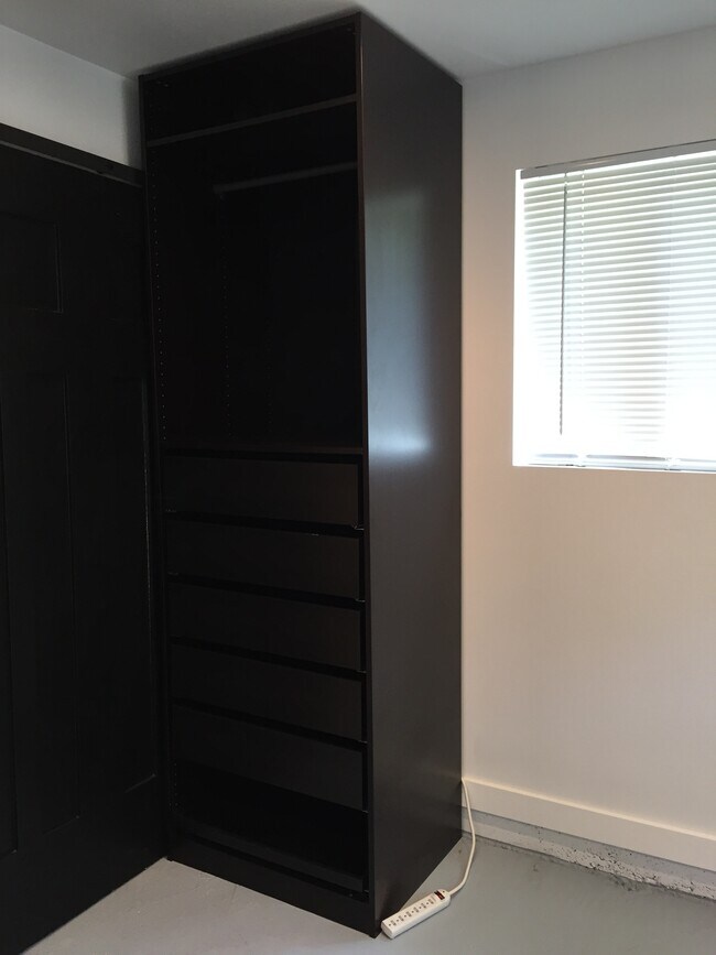 Building Photo - 5312 9th Ave NE