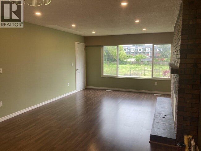 Building Photo - 2161 Prairie Ave