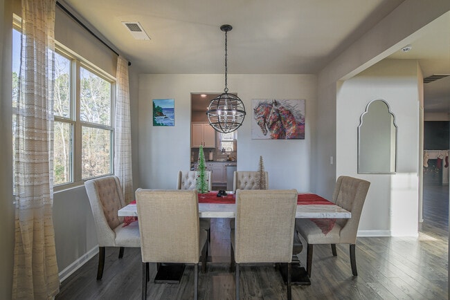 Building Photo - 2061 Massey Ln