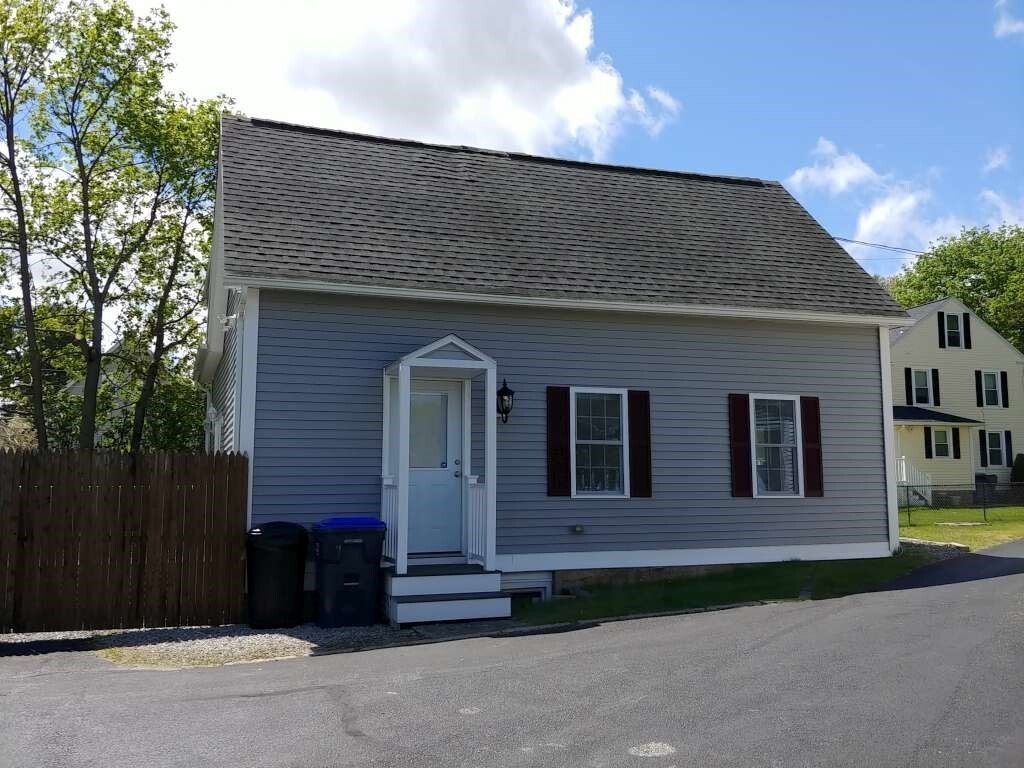 Primary Photo - 25 Ferry St