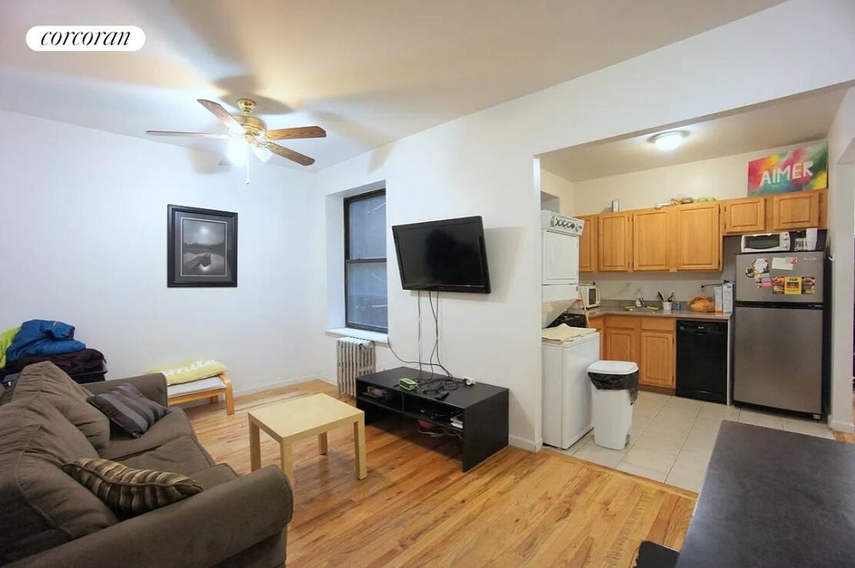 Foto principal - 351 St Nicholas Ave