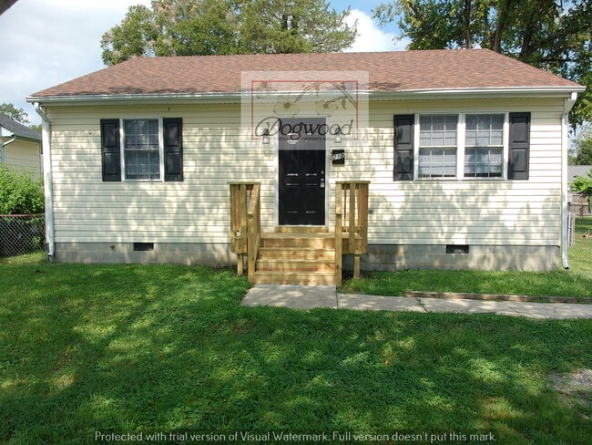 Building Photo - 212 N Kalmia Ave