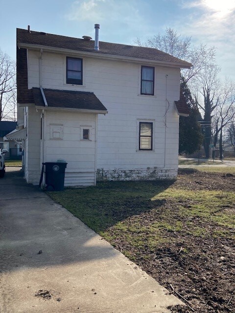 Building Photo - 1088 Pickford Ave