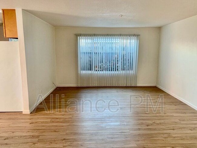 Building Photo - 1169 Evans Dr