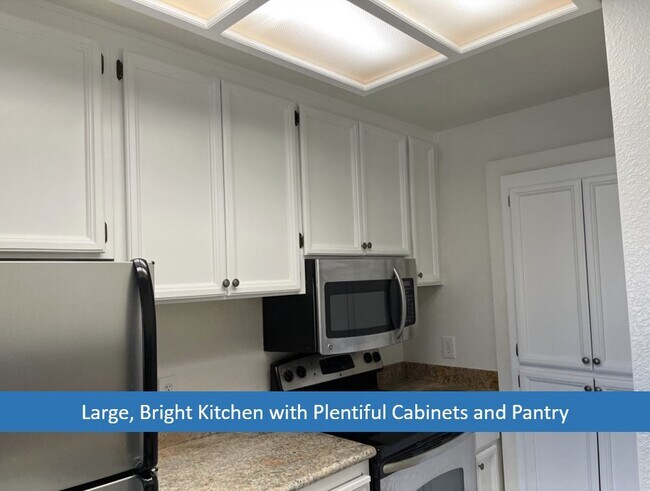 Kitchen - 1312 El Camino Real