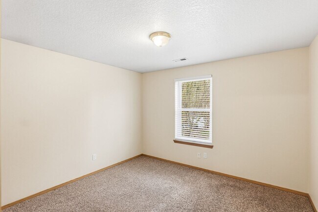 Foto del edificio - 3 Bedroom Home Near Woodstock Neighborhood