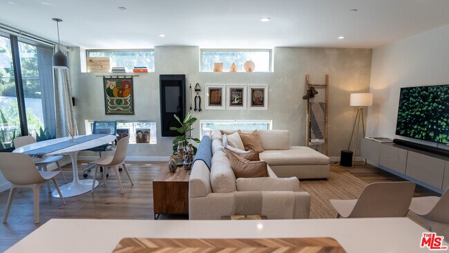 Foto del edificio - 2811 Waverly Dr