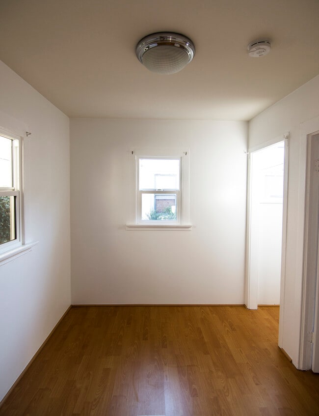 Building Photo - 950 North Hayworth Avenue