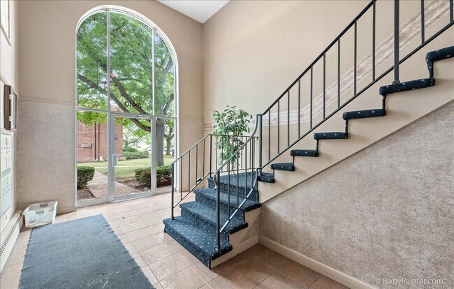 Building Photo - 2410 N Kennicott Dr